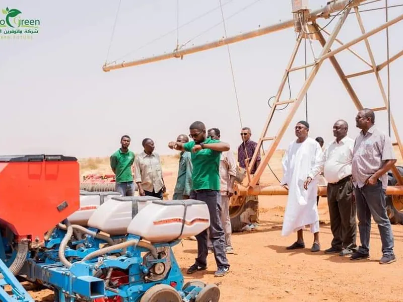زراعة الفول السوداني بآلة البذر تحت ذراع الري المحوري في شمال كردفان، 2021