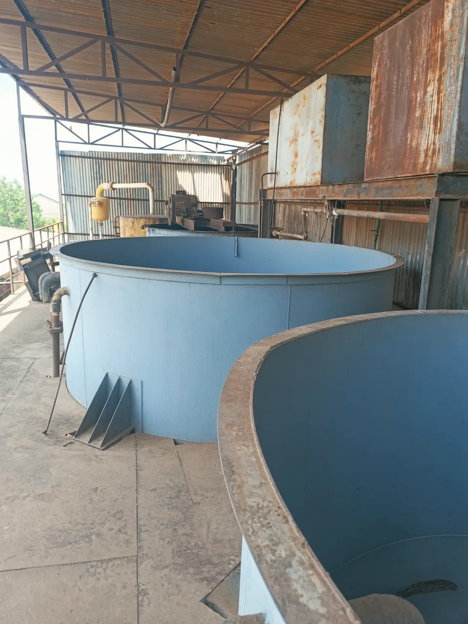 Refining vessels