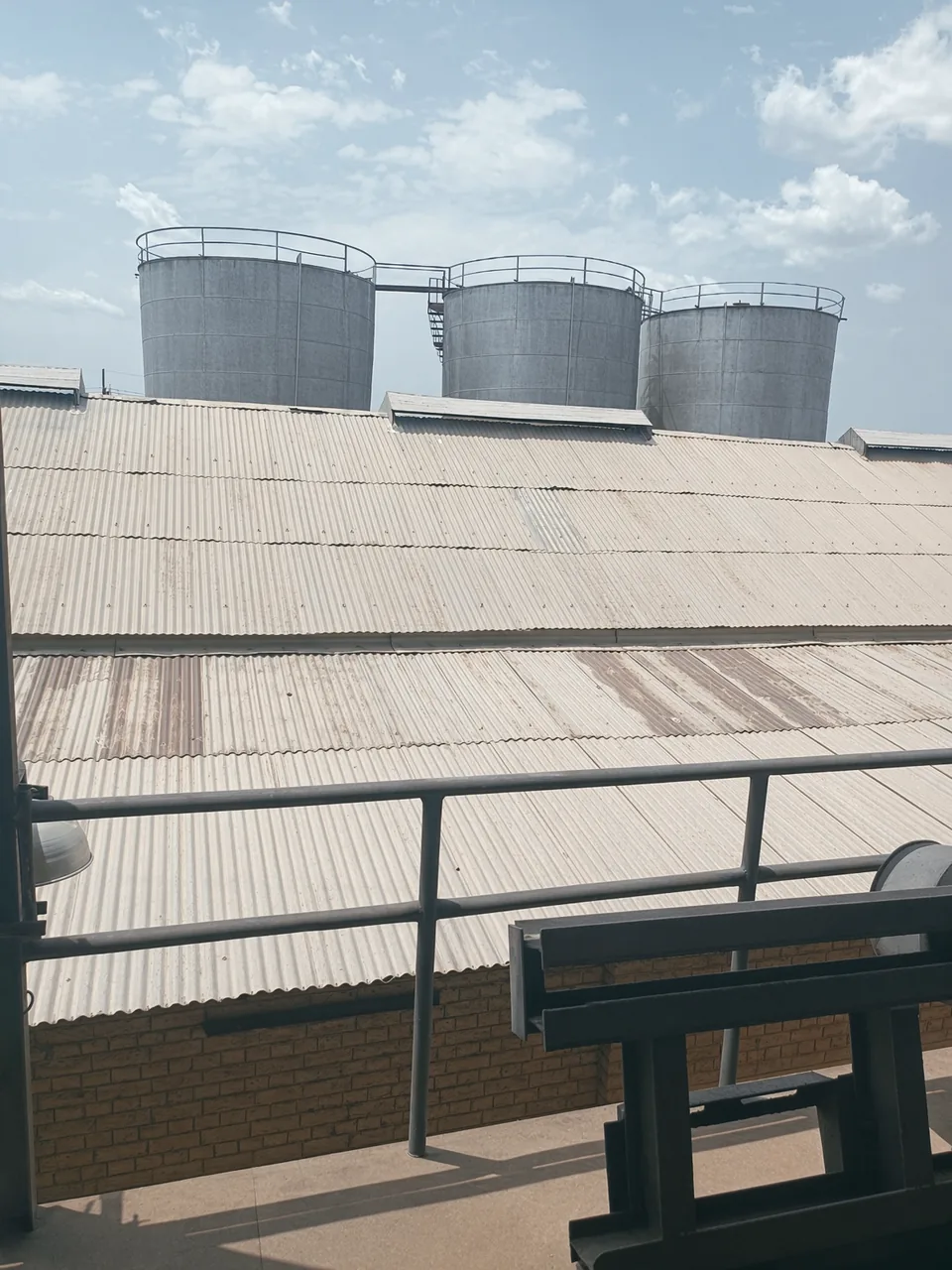 Tanks above the refinery